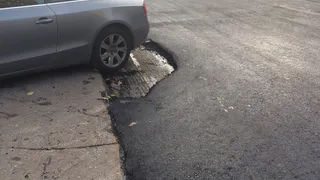 Из-за некачественного ремонта на Введенской уволены два чиновника мэрии