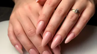 Попросила у мастера эту форму — он тяжело вздохнул: оказалось, в нейл-мире это антитренд