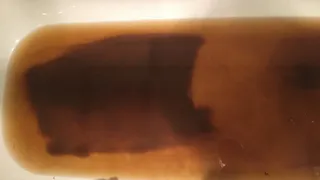 На Касимовском шоссе вместо воды из крана льется грязь с резким запахом