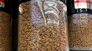 Бурда в стеклянной банке: эксперты Росконтроля назвали марки кофе, которые не надо покупать даже с большой скидкой