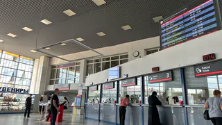 «Уступят, куда денутся, я знаю секрет»: кассир РЖД раскрыл, как бабушки экономят на честности и доброте пассажиров