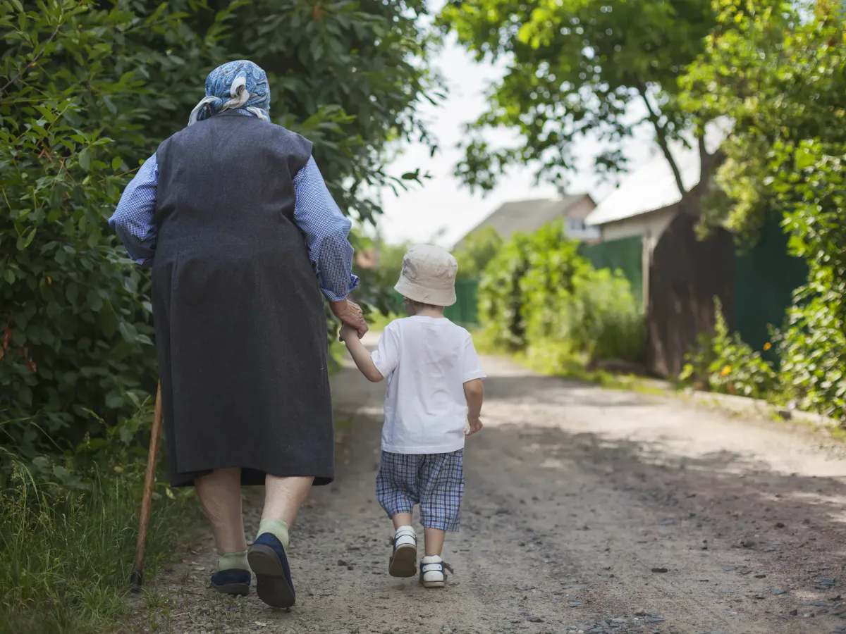 Бабушкам и дедушкам предложили оплачиваемый отпуск для помощи детям