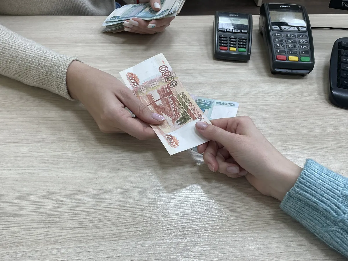 Беременную жительницу Магнитогорска обманули на 1 миллион долларов