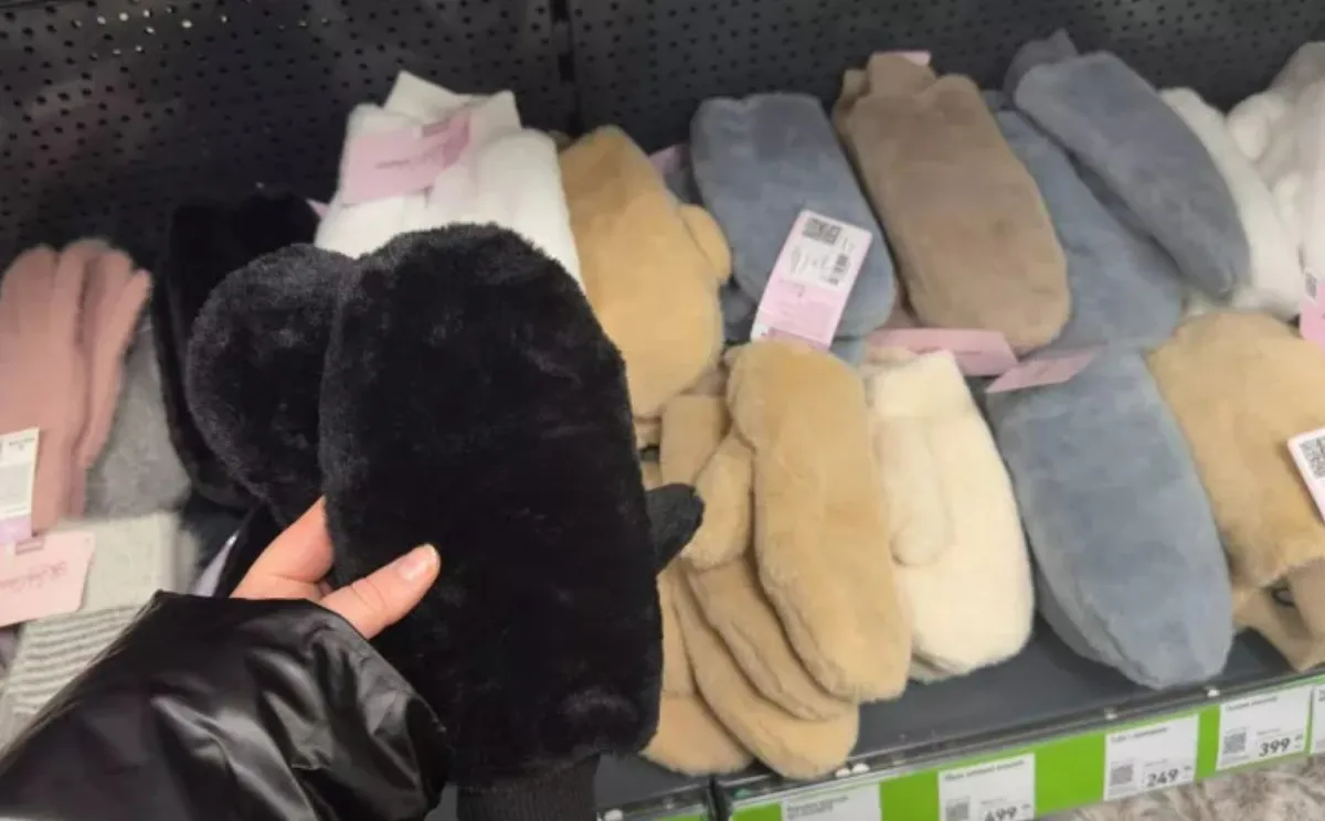 Заглянула в Фикс Прайс за мелочью, а набрала целый пакет вещей: классные аксессуары на зиму - и для детей, и для взрослых