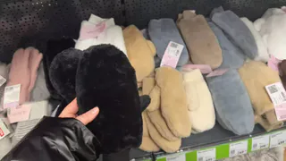 Заглянула в Фикс Прайс за мелочью, а набрала целый пакет вещей: классные аксессуары на зиму - и для детей, и для взрослых