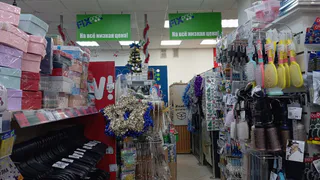 Организовала дополнительное хранение на стенке холодильника с помощью Фикс Прайс: дешевле не придумать - теперь все нужное всегда под рукой