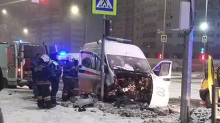 Три человека ранены в ДТП с машиной скорой помощи в Брянске