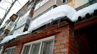 Рязанец отсудил у управляющей компании 100 тысяч за поврежденный льдом автомобиль