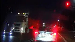 В Рязани 18 апреля произошло ДТП с участием бензовоза и Lada Priora