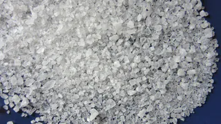 Раскидайте соль у порога и живите спокойно: вот почему это важно — древняя мудрость поражает