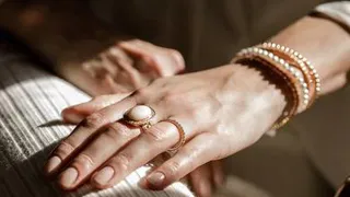 Эти украшения обязательно стоит носить женщинам после 50 лет