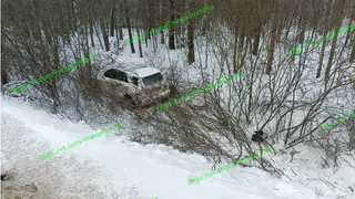 Утром в Клепиковском районе иномарка улетела в кювет