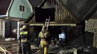 МЧС: ночью в Заокском загорелся дом