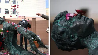 Ангел со сломанными крыльями: в Москве установили новую скульптуру Сергею Есенину