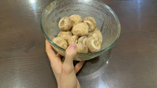 Шампиньоны на сковороде — золотистые или резиновые: всё решают 5 минут в начале