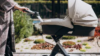 Москвичка бросила младенца на ступеньках у супермаркета после ссоры с мужем