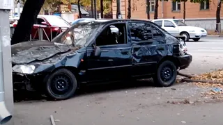 Снес ограждение: в Рязани легковушка вылетела на тротуар