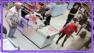 В чебоксарском магазине мужчина с "розочкой" устроил резню