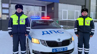 В Магнитогорске полицейские вызволили из беды пожилого человека, оказавшегося на январском морозе без верхней одежды