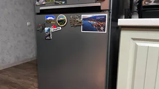 Поставила в холодильник стакан с этим – и раз и навсегда решила ужасную проблему: умная горничная дала совет