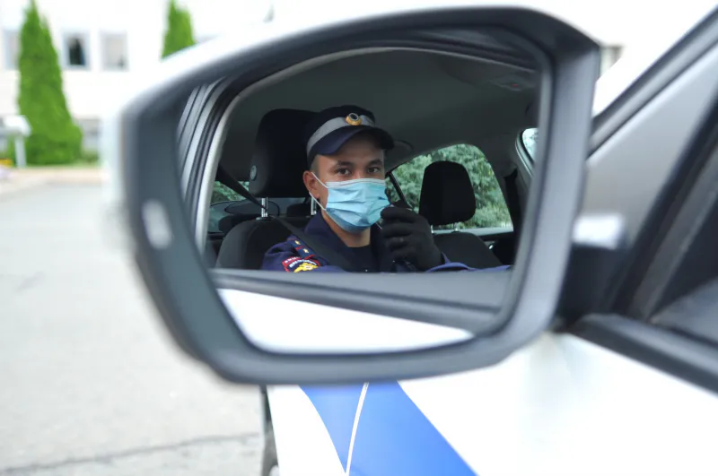 Татарстанские автоинспекторы оказали помощь беременной женщине