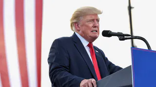 "Им вмазали по полной": Трамп о ударе Израиля по Ирану, но оставляет "второй шанок"