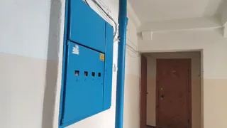 Будут крушить за счет собственников квартир: с августа запретят двери в подъездах