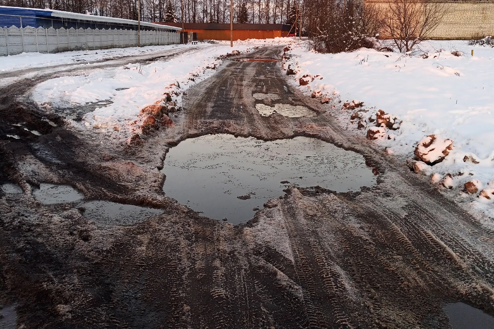 В Выгоничах жители продолжают жаловаться на качество дорог