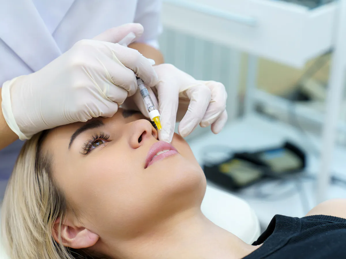 Волшебник, дарящий молодость, или дилетант с иглой?