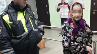 В Чувашии полицейские помогли бабушке, страдающей потерей памяти
