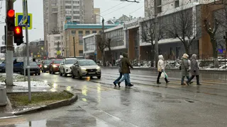 Шаг на «зебру» больше не аргумент? Вот когда водитель обязан уступить пешеходу - запомните раз и на всю жизнь