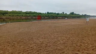 В Сыктывкаре навели порядок на городском пляже после жалоб горожан