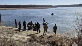 В Брянском районе и Суземке спасли провалившихся под лед рыбаков