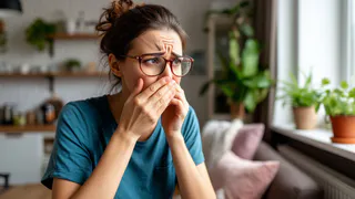 Узнала старый способ, как избавиться от запаха - им еще наши бабушки пользовались. Теперь без химии и вони