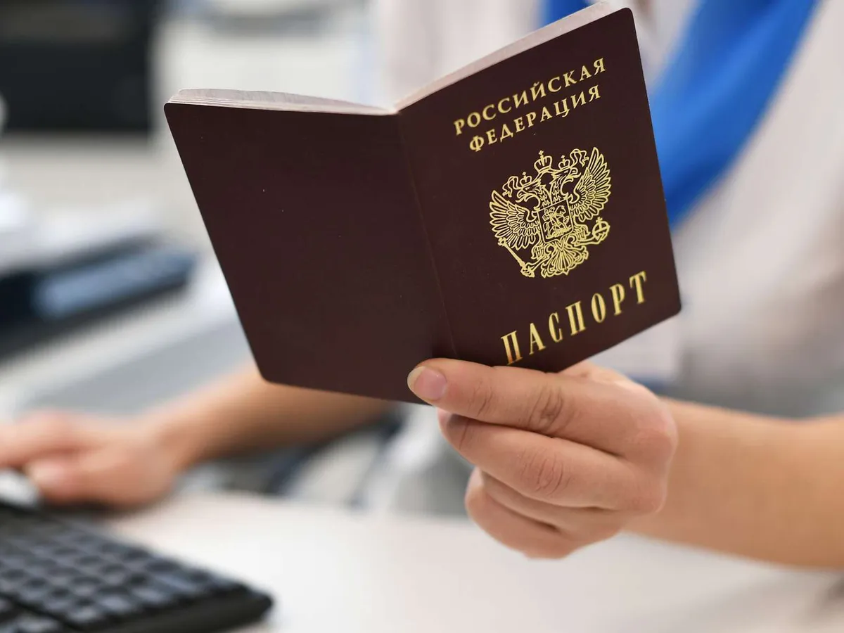 Какие бумажные документы нельзя выбрасывать: важные рекомендации от нотариусов