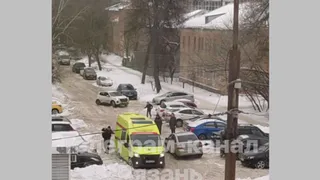 На улице Семёна Середы в Рязани застряла машина реанимации