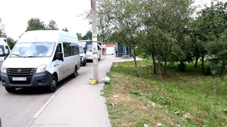 В мэрии признали, что за чистоту на конечных остановках транспорта должны отвечать городские службы