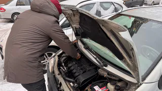 Резал кузов "немца" - внутри увидел полиэтиленовый пакет: такого от Фольксваген я точно не ожидал