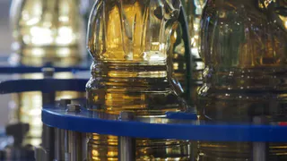 Янтарная гадость в прозрачной бутылке: Роскачество назвало худшие бренды растительного масла