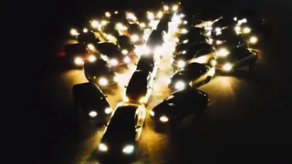 Рязанцы построили самую большую елку из машин