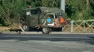 В Пензе на Окружной автоцистерна впечатала «буханку» в забор