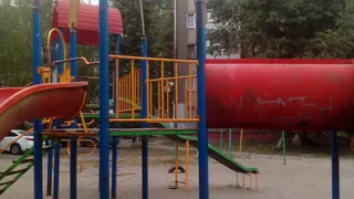 6-летний мальчик пострадал на детской площадке в Брянске