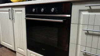 5 ложек в воду — и духовка стала блестеть, как новая: от липкого жира и нагара не осталось и следа — сверкает как на праздник

