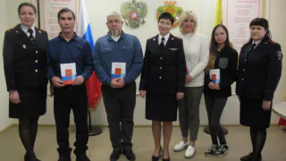 В Чувашии четверо иностранцев принесли присягу и получили российские паспорта