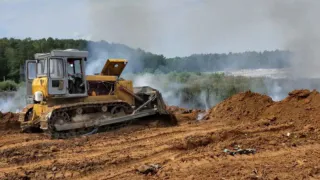 Во Владимирской области загорелся мусорный полигон вблизи Марьинки