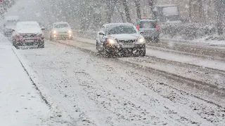 Внимание, водители! Сегодня метель, на дорогах гололедица