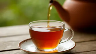 Не чай, не кофе, не какао: эксперты назвали полезнейший напиток для утра – поможет сделать кожу сияющей и очистить кишечник