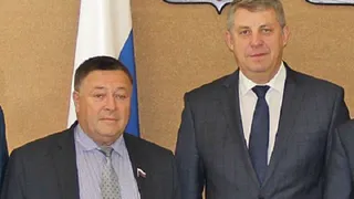 Брянскому сенатору Калашникову купят телефон за счет областного бюджета