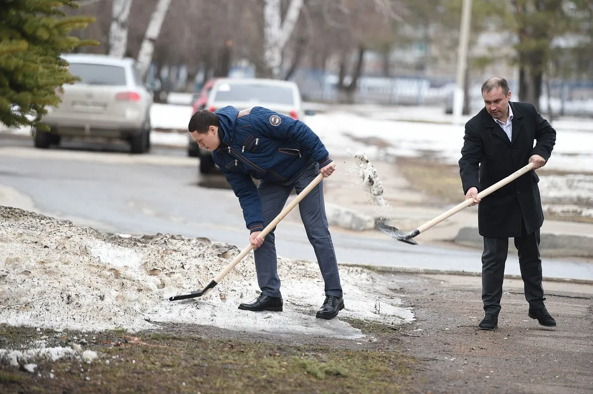В городе стартовал двухмесячник по уборке городских улиц