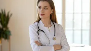 Названа дата, когда в поликлиниках пациентов начнут принимать психологи